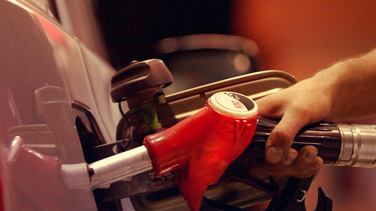 Πού οφείλεται η μικρή αύξηση στην τιμή της βενζίνης – Καμία ένδειξη και πρόβλεψη για σημαντικές αυξήσεις